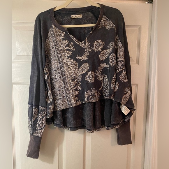 Super soft high low free people top. - Picture 1 of 2
